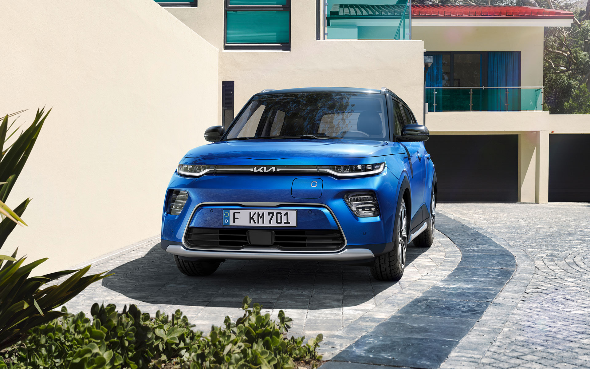 Kia e-Soul vorne und Seitenansicht